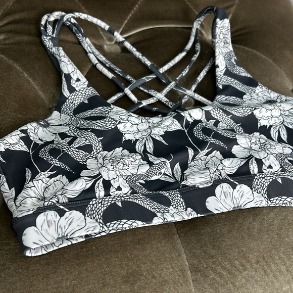 Feed Me Fight Me snake flower strappy sports bra - Picture 2 of 6